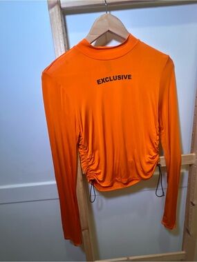 Long Sleeve Cropped Top, Stretchy material, draw strings sides